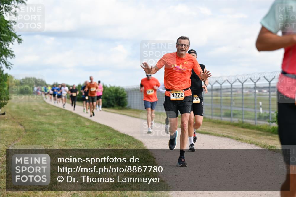 14.09.2025 - Airport Race Dr. Thomas Lammeyer http://msf.ph/oto/8867780 14.09.2025 12:10:12 Laufen 1845, 1772, 87 meine-sportfotos.de