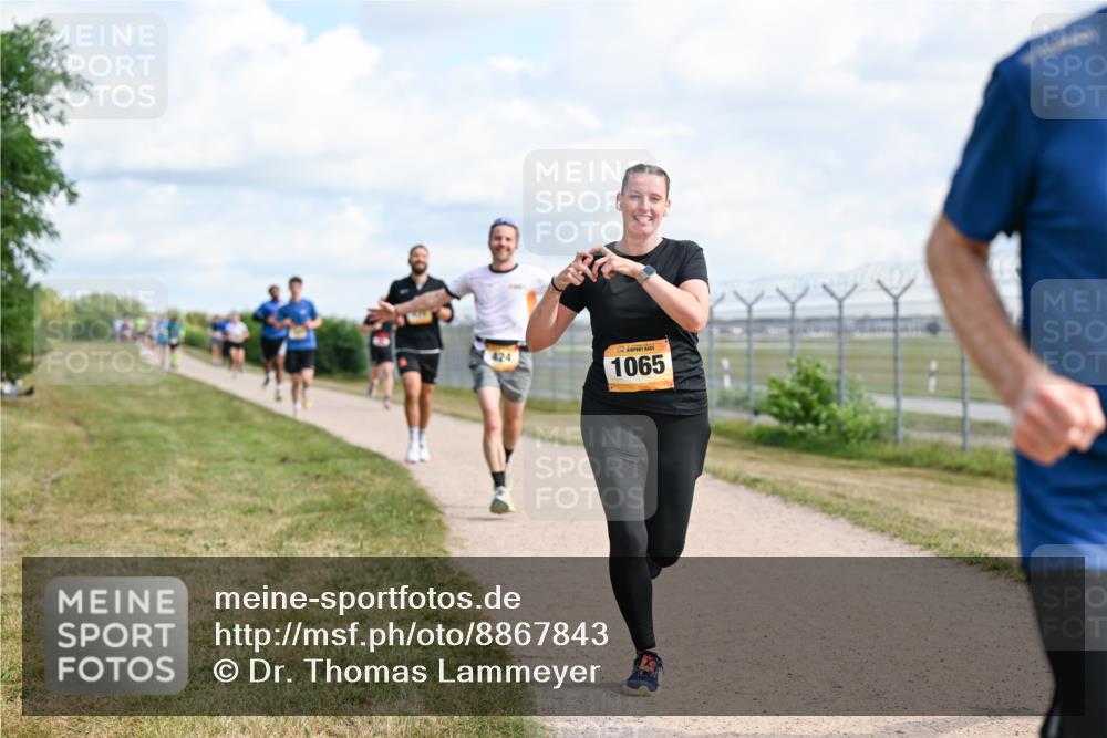 14.09.2025 - Airport Race Dr. Thomas Lammeyer http://msf.ph/oto/8867843 14.09.2025 12:10:25 Laufen 424, 1065 meine-sportfotos.de