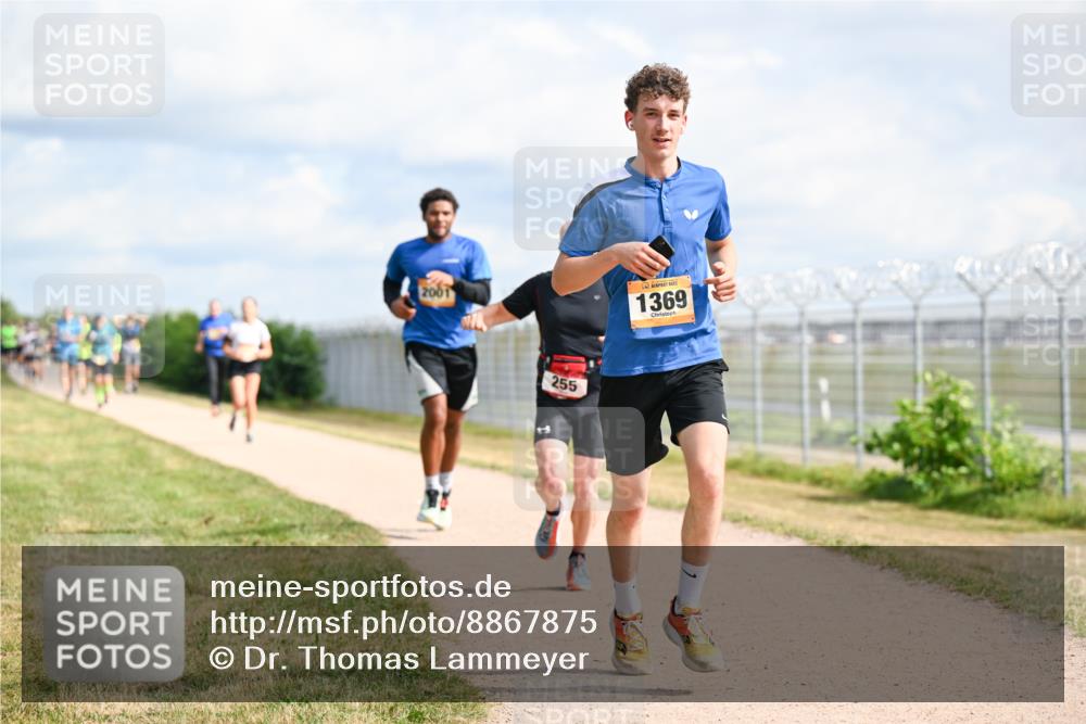 14.09.2025 - Airport Race Dr. Thomas Lammeyer http://msf.ph/oto/8867875 14.09.2025 12:10:31 Laufen 2001, 255, 1369 meine-sportfotos.de