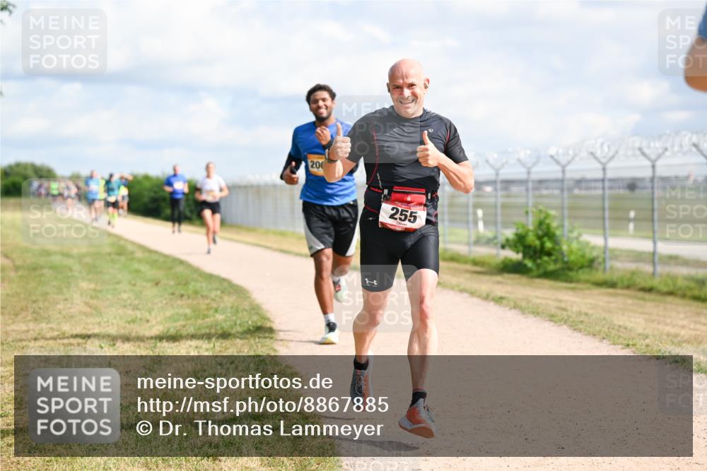 14.09.2025 - Airport Race Dr. Thomas Lammeyer http://msf.ph/oto/8867885 14.09.2025 12:10:33 Laufen 200, 255 meine-sportfotos.de