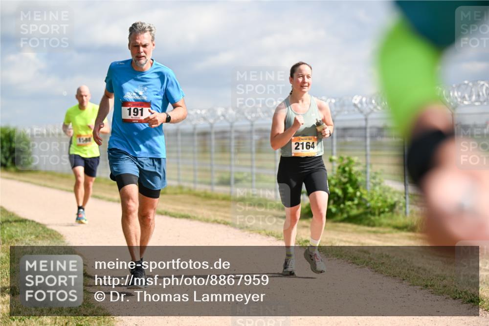14.09.2025 - Airport Race Dr. Thomas Lammeyer http://msf.ph/oto/8867959 14.09.2025 12:10:47 Laufen 1588, 191, 2164 meine-sportfotos.de