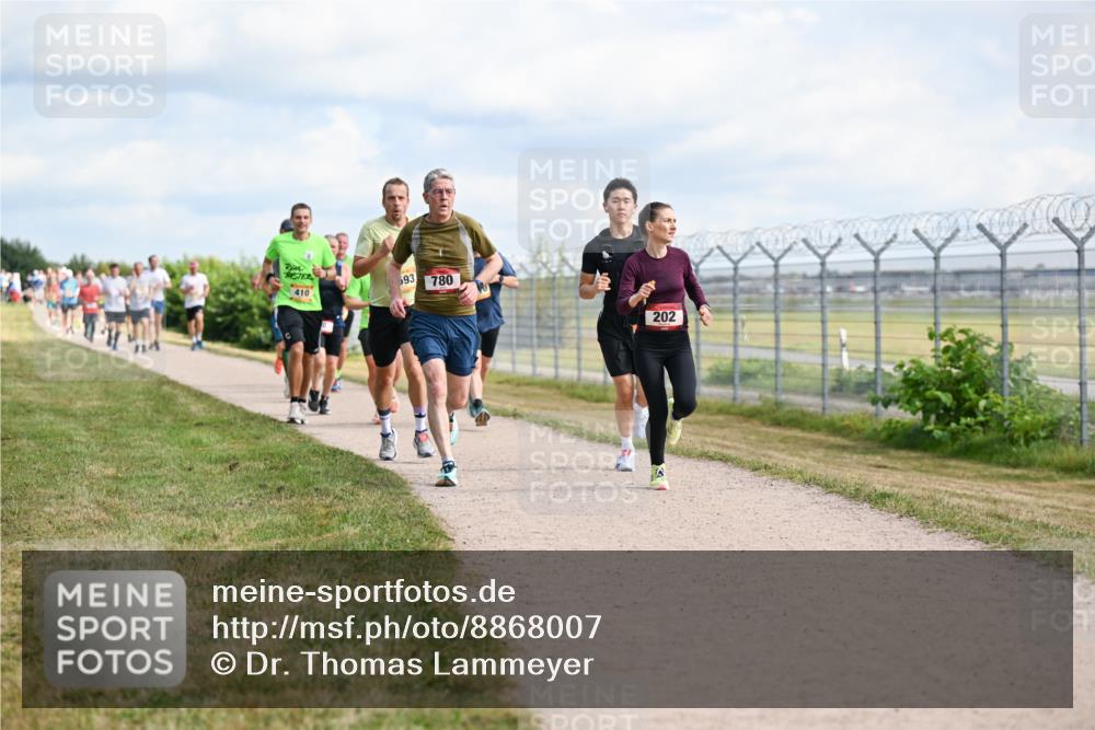 14.09.2025 - Airport Race Dr. Thomas Lammeyer http://msf.ph/oto/8868007 14.09.2025 12:10:59 Laufen 593, 780, 410, 202 meine-sportfotos.de