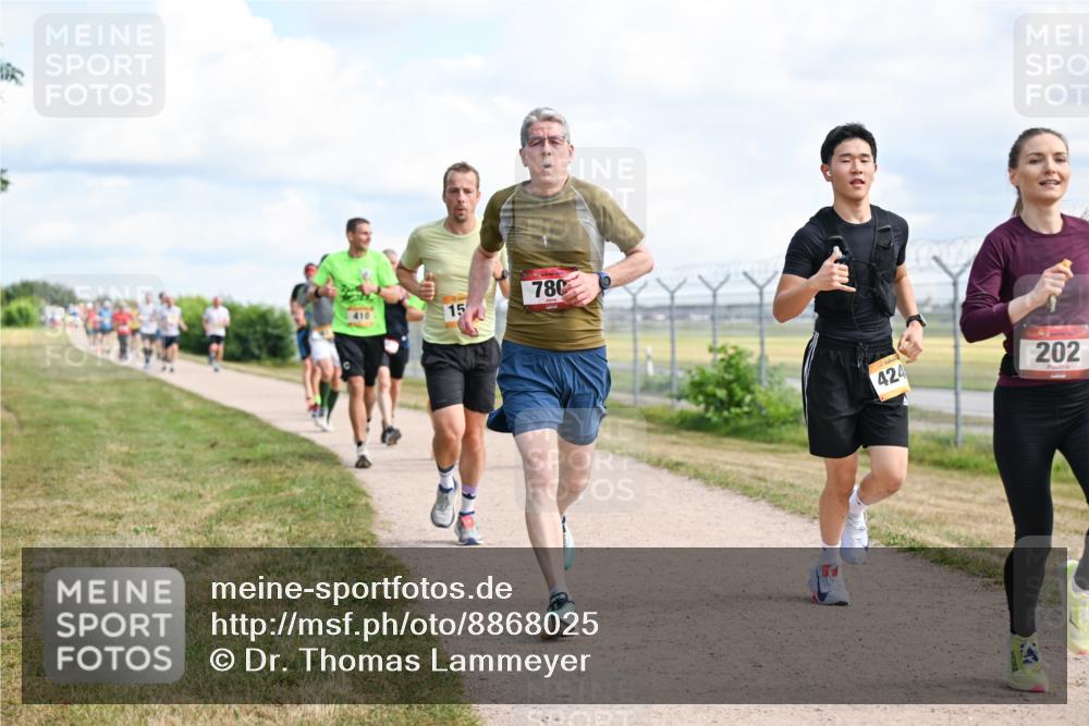 14.09.2025 - Airport Race Dr. Thomas Lammeyer http://msf.ph/oto/8868025 14.09.2025 12:11:02 Laufen 15, 780, 424, 202 meine-sportfotos.de
