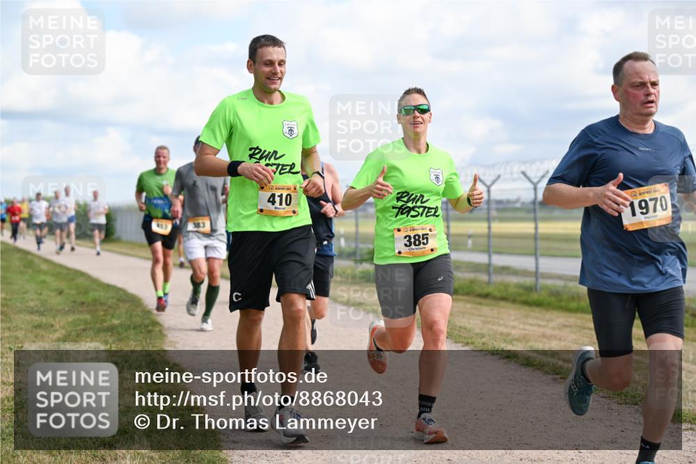 14.09.2025 - Airport Race Dr. Thomas Lammeyer http://msf.ph/oto/8868043 14.09.2025 12:11:05 Laufen 453, 383, 410, 385, 1970 meine-sportfotos.de
