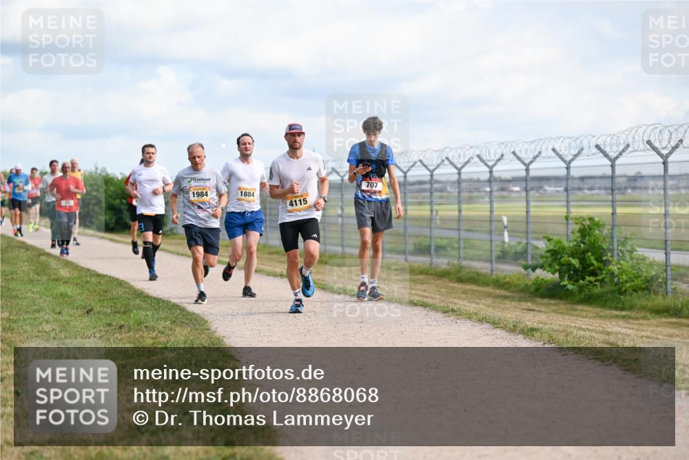 14.09.2025 - Airport Race Dr. Thomas Lammeyer http://msf.ph/oto/8868068 14.09.2025 12:11:10 Laufen 707, 1984, 1884, 4115 meine-sportfotos.de
