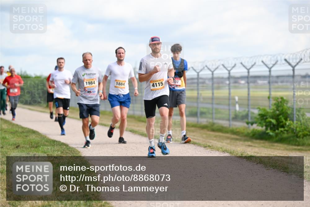 14.09.2025 - Airport Race Dr. Thomas Lammeyer http://msf.ph/oto/8868073 14.09.2025 12:11:11 Laufen 1984, 1884, 107, 4115 meine-sportfotos.de