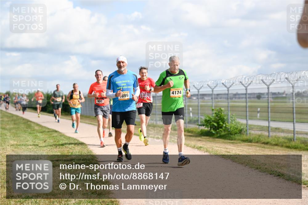 14.09.2025 - Airport Race Dr. Thomas Lammeyer http://msf.ph/oto/8868147 14.09.2025 12:11:23 Laufen 900, 50, 899, 4174 meine-sportfotos.de