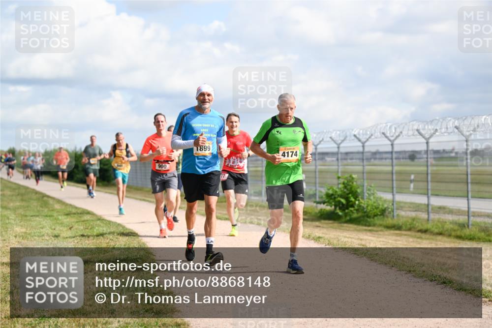 14.09.2025 - Airport Race Dr. Thomas Lammeyer http://msf.ph/oto/8868148 14.09.2025 12:11:23 Laufen 900, 50, 1899, 77, 4174 meine-sportfotos.de