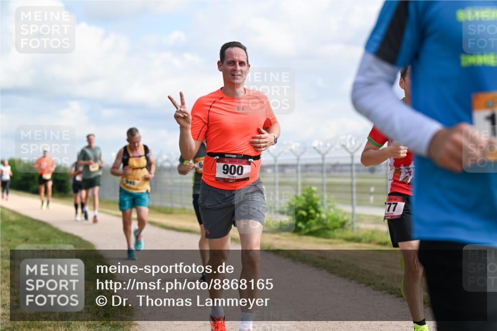 14.09.2025 - Airport Race Dr. Thomas Lammeyer http://msf.ph/oto/8868165 14.09.2025 12:11:26 Laufen 3, 900, 77 meine-sportfotos.de