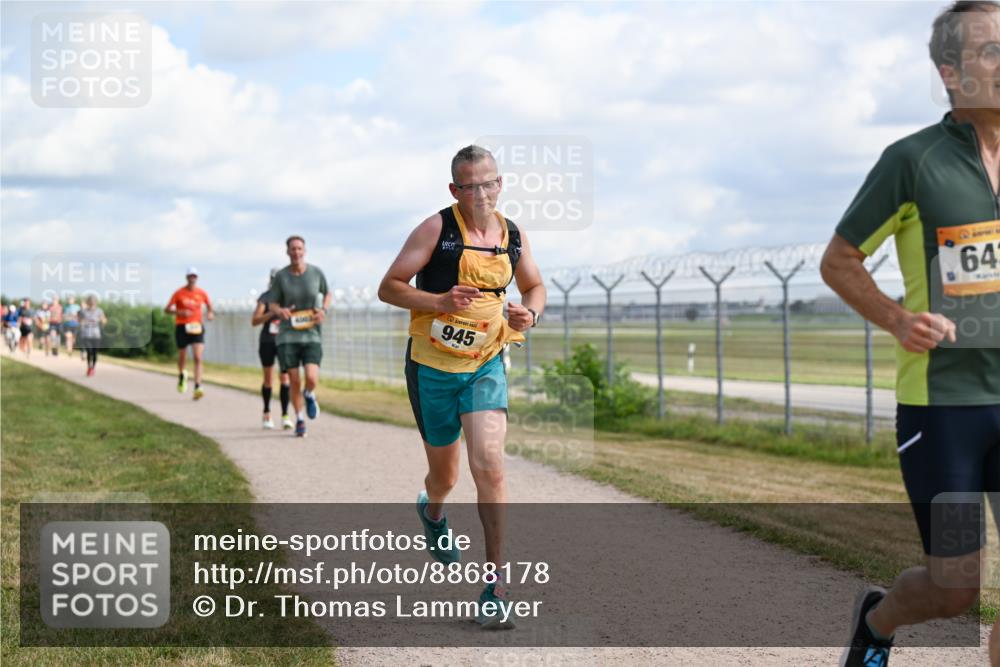 14.09.2025 - Airport Race Dr. Thomas Lammeyer http://msf.ph/oto/8868178 14.09.2025 12:11:28 Laufen 945, 64 meine-sportfotos.de