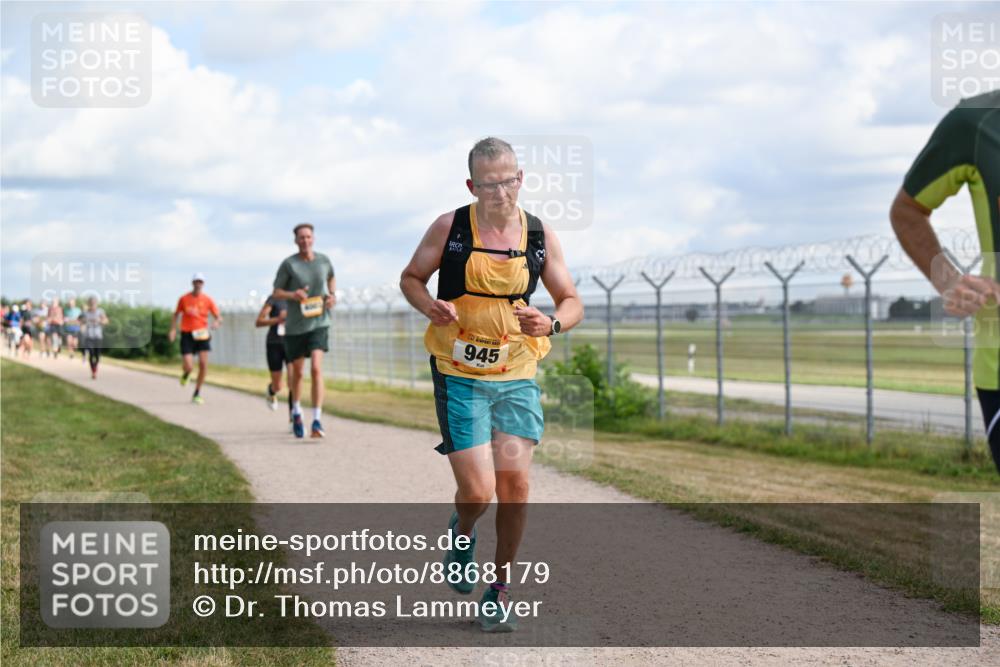 14.09.2025 - Airport Race Dr. Thomas Lammeyer http://msf.ph/oto/8868179 14.09.2025 12:11:28 Laufen 945 meine-sportfotos.de