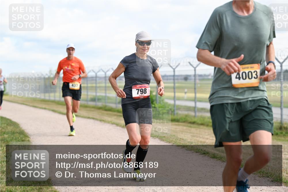 14.09.2025 - Airport Race Dr. Thomas Lammeyer http://msf.ph/oto/8868189 14.09.2025 12:11:32 Laufen 433, 798, 4003 meine-sportfotos.de