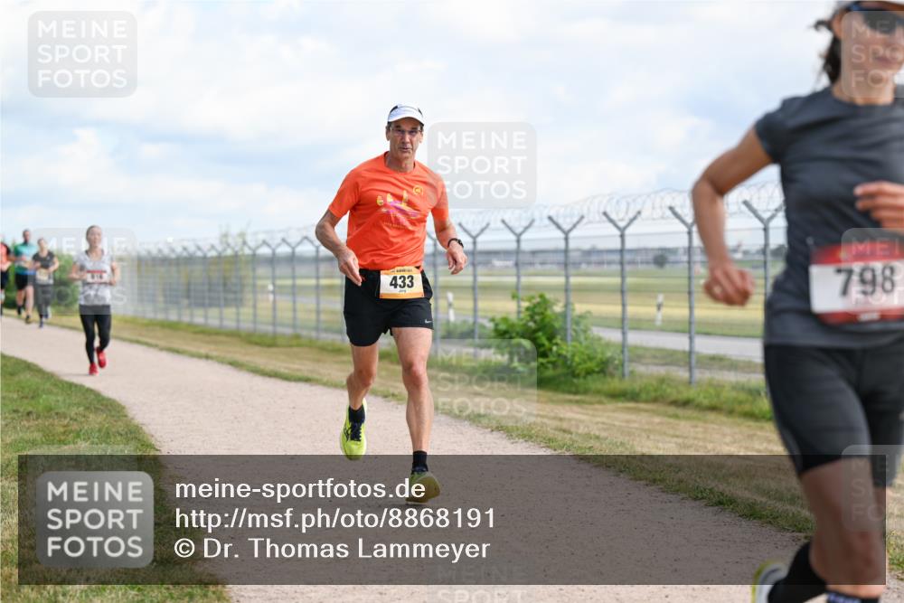 14.09.2025 - Airport Race Dr. Thomas Lammeyer http://msf.ph/oto/8868191 14.09.2025 12:11:33 Laufen 433, 798 meine-sportfotos.de