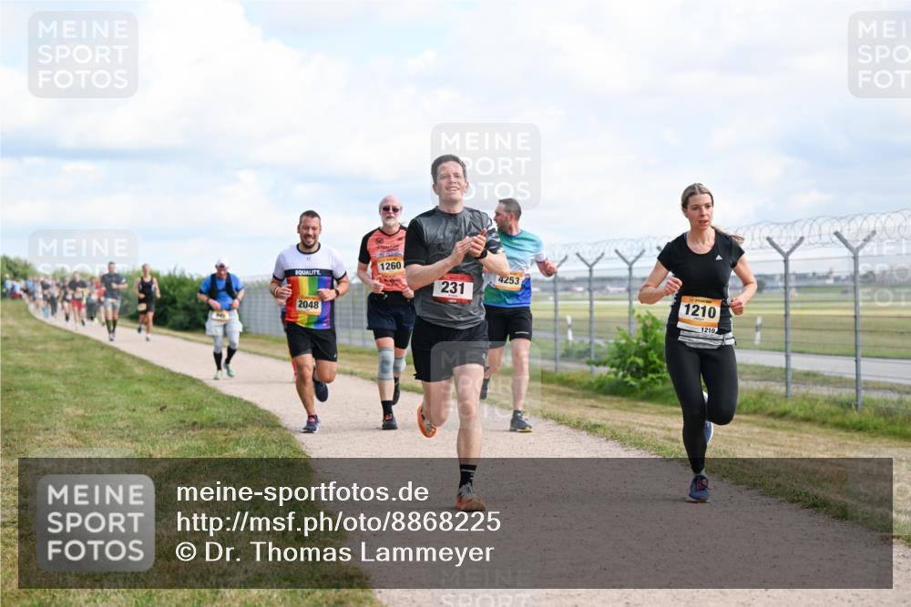 14.09.2025 - Airport Race Dr. Thomas Lammeyer http://msf.ph/oto/8868225 14.09.2025 12:11:42 Laufen 2048, 1260, 231, 4253, 1210, 1210 meine-sportfotos.de