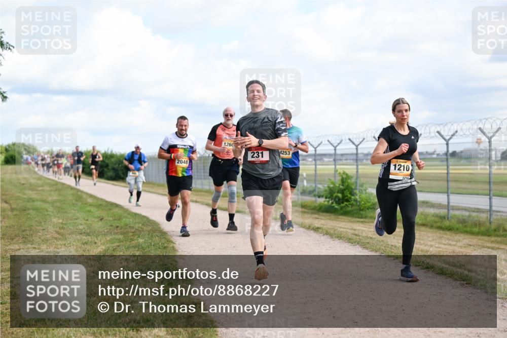 14.09.2025 - Airport Race Dr. Thomas Lammeyer http://msf.ph/oto/8868227 14.09.2025 12:11:42 Laufen 2048, 1260, 231, 4253, 1210, 1210 meine-sportfotos.de