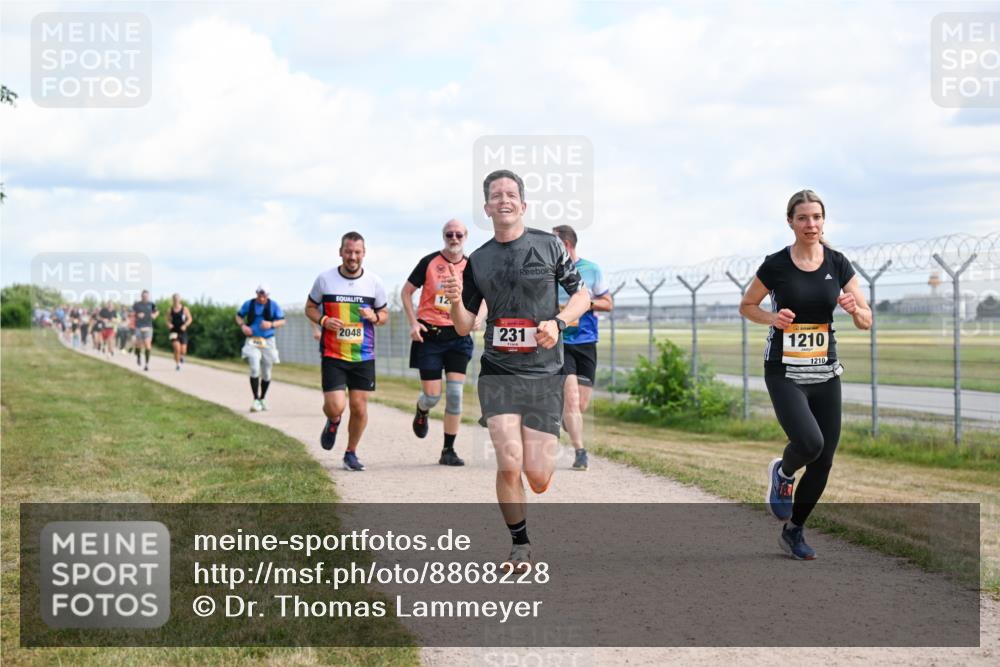14.09.2025 - Airport Race Dr. Thomas Lammeyer http://msf.ph/oto/8868228 14.09.2025 12:11:42 Laufen 2048, 231, 1210, 1210 meine-sportfotos.de