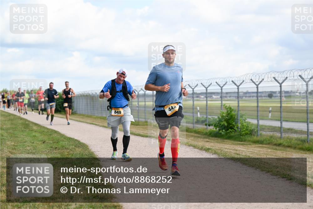 14.09.2025 - Airport Race Dr. Thomas Lammeyer http://msf.ph/oto/8868252 14.09.2025 12:11:46 Laufen 649, 442 meine-sportfotos.de