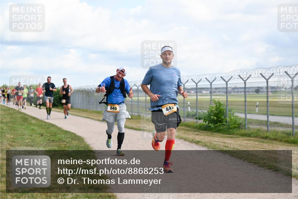 14.09.2025 - Airport Race Dr. Thomas Lammeyer http://msf.ph/oto/8868253 14.09.2025 12:11:46 Laufen 649, 442 meine-sportfotos.de
