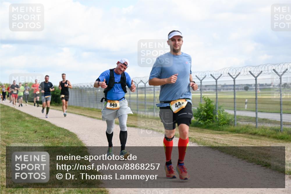 14.09.2025 - Airport Race Dr. Thomas Lammeyer http://msf.ph/oto/8868257 14.09.2025 12:11:47 Laufen 649, 442 meine-sportfotos.de