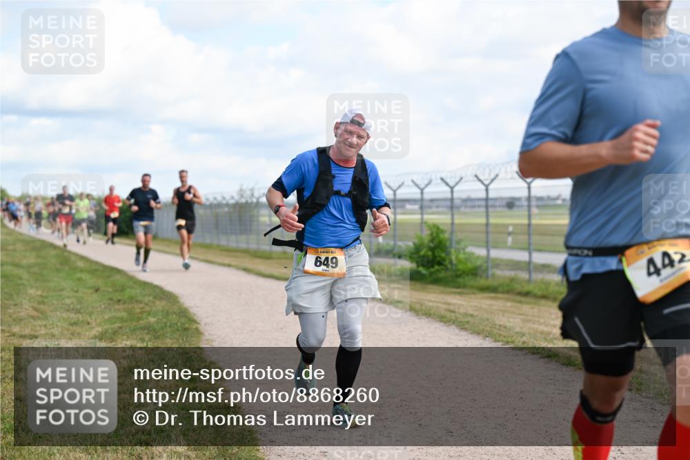 14.09.2025 - Airport Race Dr. Thomas Lammeyer http://msf.ph/oto/8868260 14.09.2025 12:11:48 Laufen 649, 442 meine-sportfotos.de