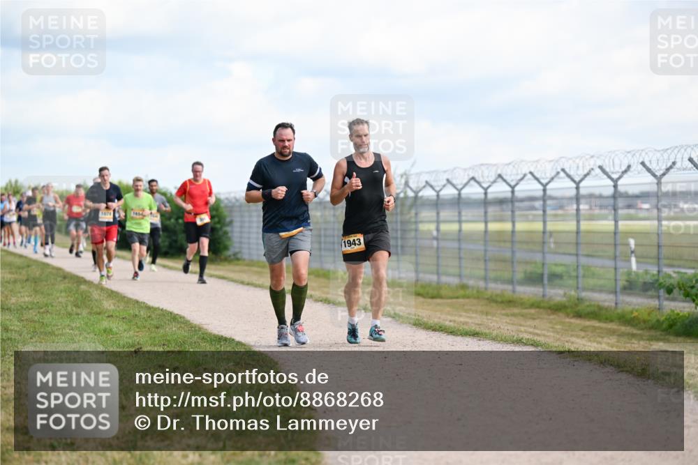 14.09.2025 - Airport Race Dr. Thomas Lammeyer http://msf.ph/oto/8868268 14.09.2025 12:11:50 Laufen 1076, 165, 1943 meine-sportfotos.de