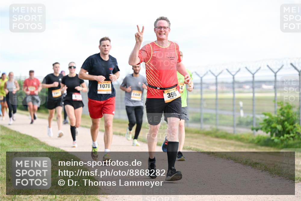 14.09.2025 - Airport Race Dr. Thomas Lammeyer http://msf.ph/oto/8868282 14.09.2025 12:11:57 Laufen 69, 1078, 1078, 1448, 396 meine-sportfotos.de