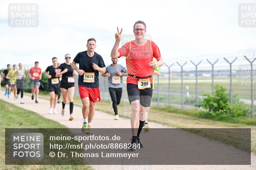 14.09.2025 - Airport Race Dr. Thomas Lammeyer http://msf.ph/oto/8868284 14.09.2025 12:11:57 Laufen 69, 1078, 1078, 1448, 396 meine-sportfotos.de