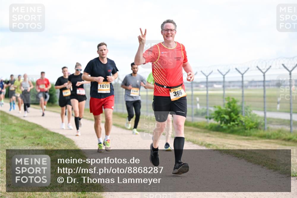14.09.2025 - Airport Race Dr. Thomas Lammeyer http://msf.ph/oto/8868287 14.09.2025 12:11:58 Laufen 69, 1, 078, 1, 441, 396 meine-sportfotos.de