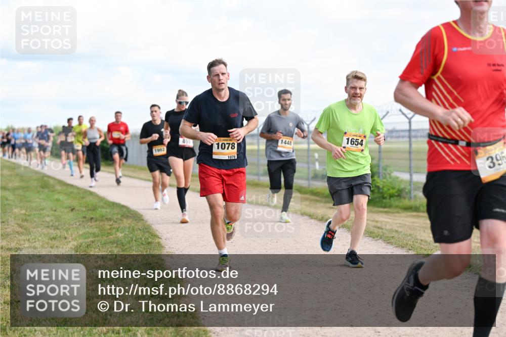 14.09.2025 - Airport Race Dr. Thomas Lammeyer http://msf.ph/oto/8868294 14.09.2025 12:11:59 Laufen 1992, 810, 1078, 1078, 1448, 20, 1654, 396 meine-sportfotos.de