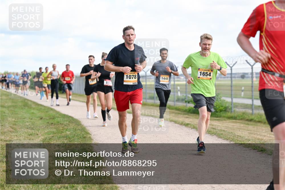 14.09.2025 - Airport Race Dr. Thomas Lammeyer http://msf.ph/oto/8868295 14.09.2025 12:11:59 Laufen 1952, 810, 1078, 1078, 1448, 20, 1654 meine-sportfotos.de