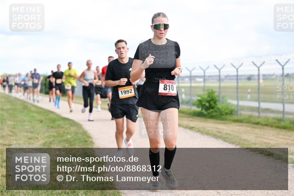 14.09.2025 - Airport Race Dr. Thomas Lammeyer http://msf.ph/oto/8868312 14.09.2025 12:12:02 Laufen 1992, 810 meine-sportfotos.de