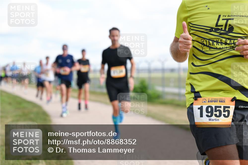 14.09.2025 - Airport Race Dr. Thomas Lammeyer http://msf.ph/oto/8868352 14.09.2025 12:12:09 Laufen 187, 42, 1955 meine-sportfotos.de