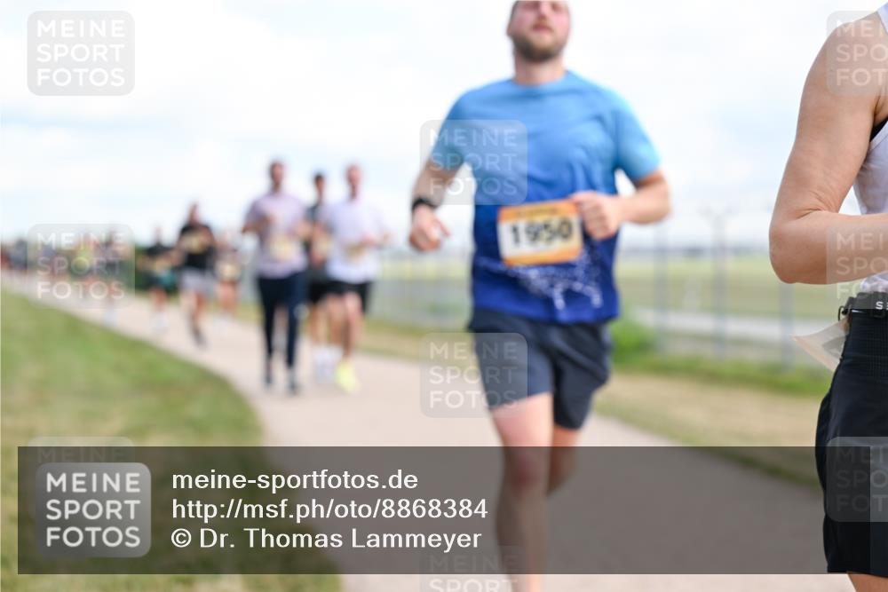 14.09.2025 - Airport Race Dr. Thomas Lammeyer http://msf.ph/oto/8868384 14.09.2025 12:12:17 Laufen 1950 meine-sportfotos.de