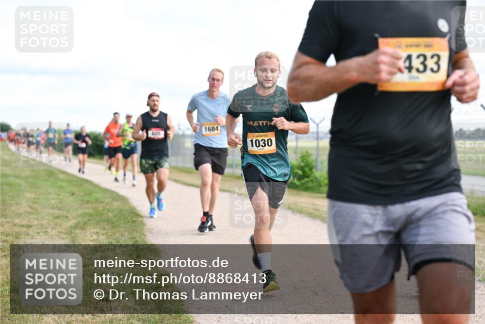 14.09.2025 - Airport Race Dr. Thomas Lammeyer http://msf.ph/oto/8868413 14.09.2025 12:12:24 Laufen 1684, 1030, 433 meine-sportfotos.de