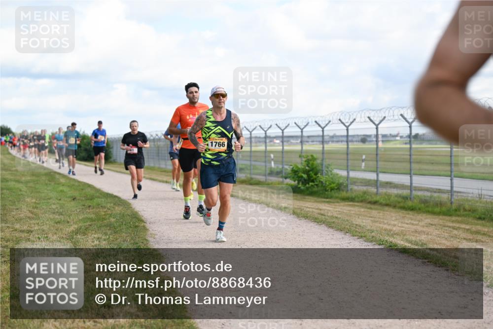 14.09.2025 - Airport Race Dr. Thomas Lammeyer http://msf.ph/oto/8868436 14.09.2025 12:12:28 Laufen 1766 meine-sportfotos.de