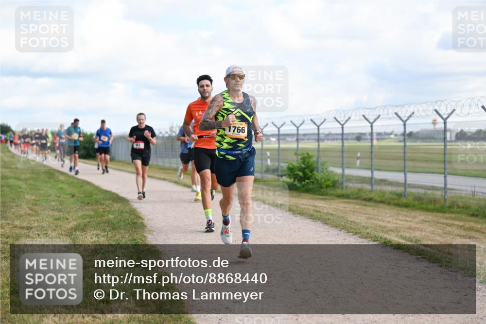 14.09.2025 - Airport Race Dr. Thomas Lammeyer http://msf.ph/oto/8868440 14.09.2025 12:12:28 Laufen 1766 meine-sportfotos.de