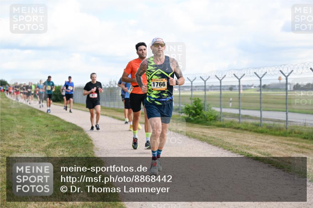14.09.2025 - Airport Race Dr. Thomas Lammeyer http://msf.ph/oto/8868442 14.09.2025 12:12:28 Laufen 1766 meine-sportfotos.de