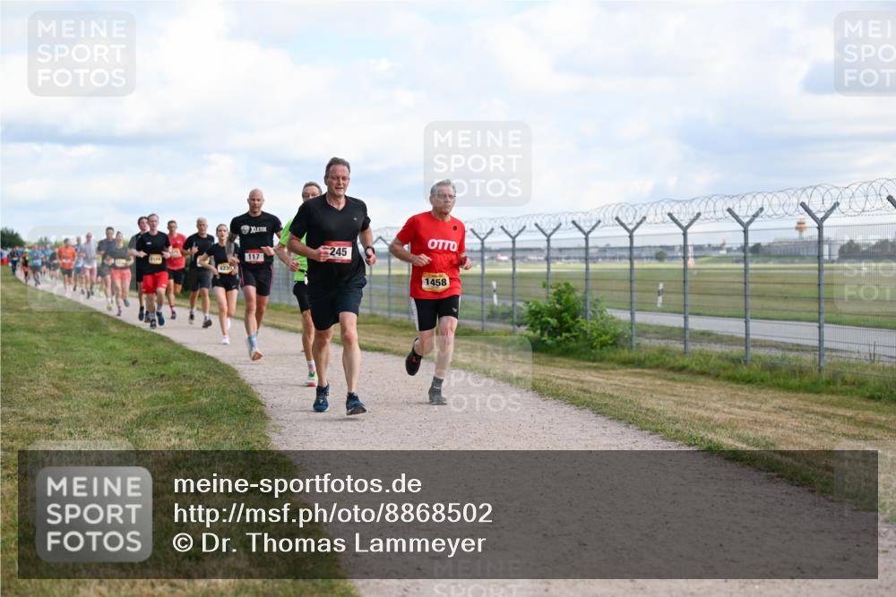 14.09.2025 - Airport Race Dr. Thomas Lammeyer http://msf.ph/oto/8868502 14.09.2025 12:12:40 Laufen 117, 4235, 245, 1458 meine-sportfotos.de