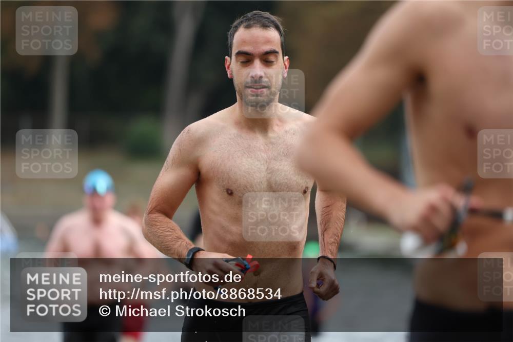 14.09.2025 - Stadtparktriathlon Michael Strokosch http://msf.ph/oto/8868534 14.09.2025 10:32:44 Schwimmen 723, 736, 762, 776, 781, 816, 821 meine-sportfotos.de