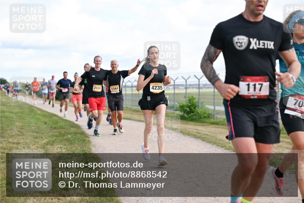14.09.2025 - Airport Race Dr. Thomas Lammeyer http://msf.ph/oto/8868542 14.09.2025 12:12:45 Laufen 2104, 1344, 4235, 117, 70, 70 meine-sportfotos.de