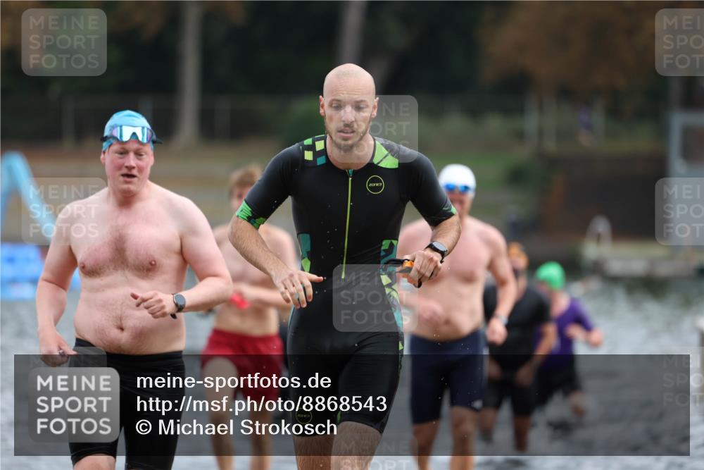 14.09.2025 - Stadtparktriathlon Michael Strokosch http://msf.ph/oto/8868543 14.09.2025 10:32:46 Schwimmen 723, 736, 762, 776, 781, 786, 802, 816, 821 meine-sportfotos.de
