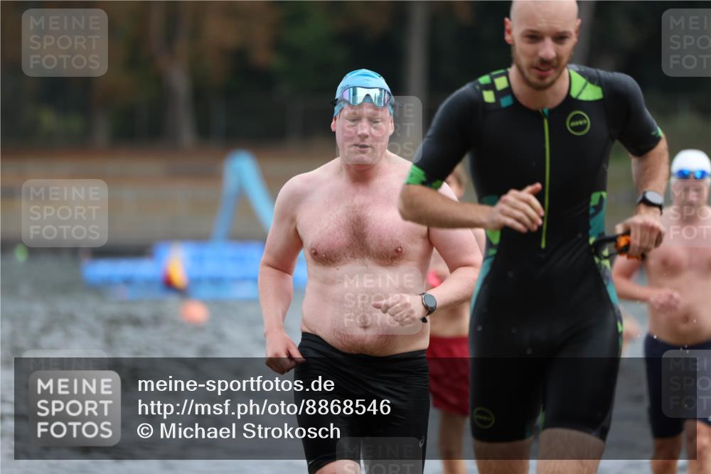 14.09.2025 - Stadtparktriathlon Michael Strokosch http://msf.ph/oto/8868546 14.09.2025 10:32:47 Schwimmen 723, 736, 762, 776, 786, 802, 816, 821 meine-sportfotos.de