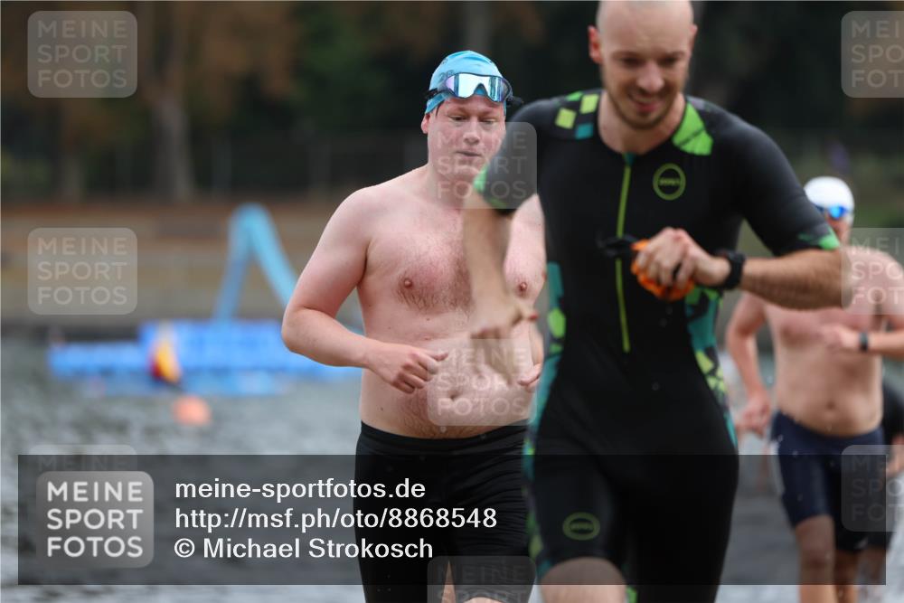 14.09.2025 - Stadtparktriathlon Michael Strokosch http://msf.ph/oto/8868548 14.09.2025 10:32:47 Schwimmen 723, 736, 762, 776, 786, 802, 816, 821 meine-sportfotos.de
