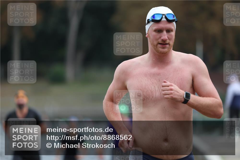 14.09.2025 - Stadtparktriathlon Michael Strokosch http://msf.ph/oto/8868562 14.09.2025 10:32:51 Schwimmen 723, 736, 750, 776, 786, 802, 816, 821 meine-sportfotos.de