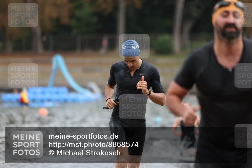 14.09.2025 - Stadtparktriathlon Michael Strokosch http://msf.ph/oto/8868574 14.09.2025 10:32:56 Schwimmen 750, 776, 786, 802, 821 meine-sportfotos.de