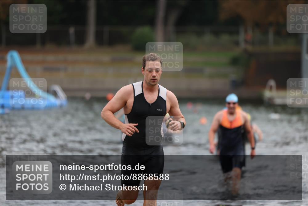 14.09.2025 - Stadtparktriathlon Michael Strokosch http://msf.ph/oto/8868588 14.09.2025 10:33:02 Schwimmen 739, 750, 779, 786, 787 meine-sportfotos.de