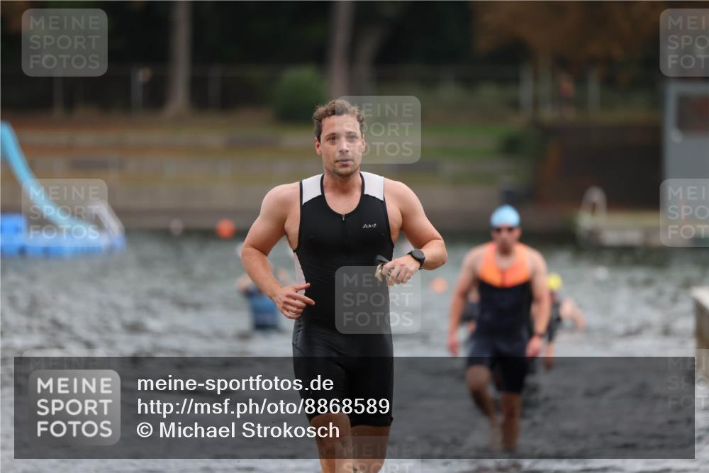 14.09.2025 - Stadtparktriathlon Michael Strokosch http://msf.ph/oto/8868589 14.09.2025 10:33:02 Schwimmen 739, 750, 779, 786, 787 meine-sportfotos.de