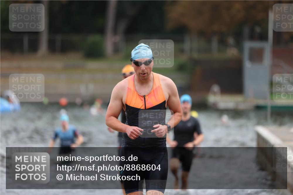 14.09.2025 - Stadtparktriathlon Michael Strokosch http://msf.ph/oto/8868604 14.09.2025 10:33:09 Schwimmen 739, 779, 787, 790, 807 meine-sportfotos.de