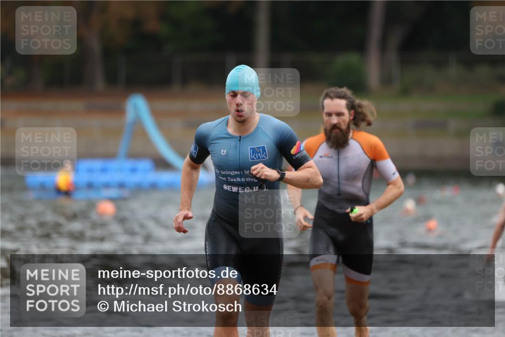 14.09.2025 - Stadtparktriathlon Michael Strokosch http://msf.ph/oto/8868634 14.09.2025 10:33:19 Schwimmen 790, 792, 807 meine-sportfotos.de
