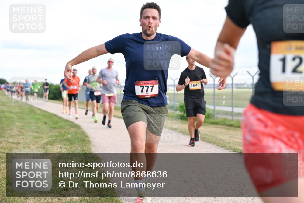 14.09.2025 - Airport Race Dr. Thomas Lammeyer http://msf.ph/oto/8868636 14.09.2025 12:12:51 Laufen 777, 1643, 12 meine-sportfotos.de